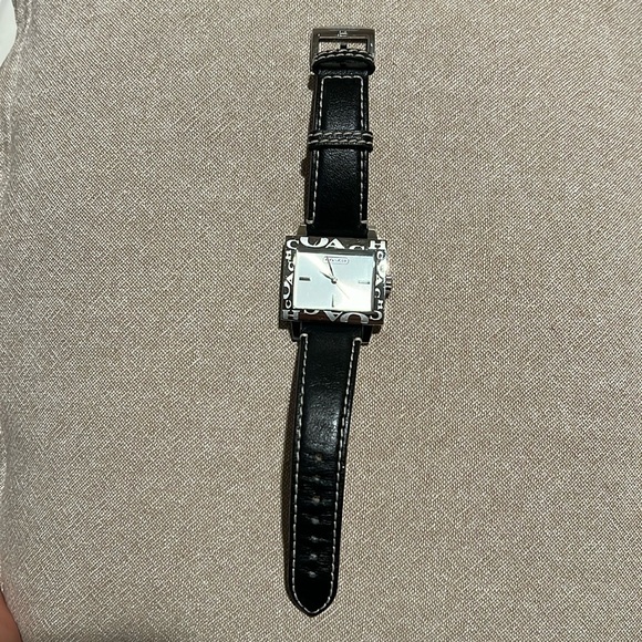 COACH Watch - Picture 3 of 8